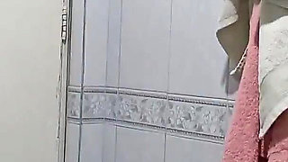 He Fucks Her in the Shower, Delicious Sex with an 18-year-old Woman While She Bathes