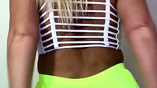 Pretty Hot Blonde Cam Babe Masturbate Solo on Cam