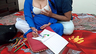 Indian Stepbrother Has Sex with His Stepsister After Hot Her While Drawing