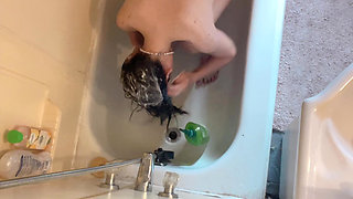 CLEAN HAIR BEFORE SHOWER