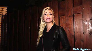 Watch flashy Tomas Hyka and Gabi Gold's sex