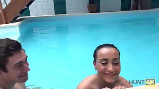 Hunt4k. hunter picked up bitch anna rose for lovely xxx in private pool