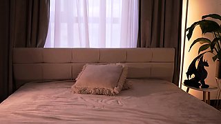 AMATEUR BIGTIT BLONDE TEEN MASTURBATES IN STALKINGS