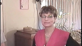 Mature MILF Gives Sloppy Blowjob and Takes Creampie