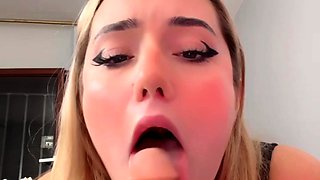 Big boob brunette masturbates on webcam