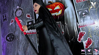 Dildo Fuck Between Lesbians