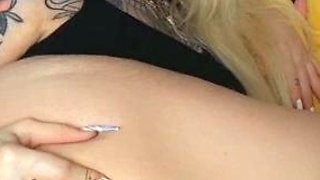 Solo booty assed babe pussy fingering masturbation in hi def