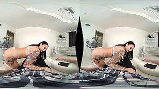 Ppressle: Big Tits, Big Ass  Blowjob VR Porn