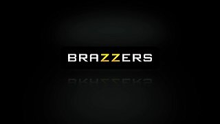 Four Hands To Jerk The Clerk With Emma Leigh, Jasmine Jae, Matt Ice - Brazzers