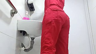 Big ass nurse recorded in office bathroom