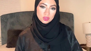 JOI Arabic in Abaya