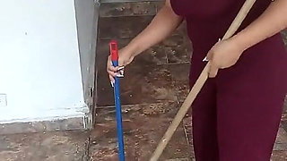 Talking to My Wife While Cleaning the House, I Ask Her to Suck My Cock and the Situation Ends Comically