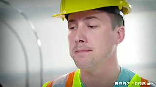 Worker's Cumpensation With Jessy Jones, Raven Hart - Brazzers
