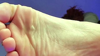 Black Amateur Explore Hot Foot Fetish
