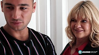 The Horny Realtor - Big tits