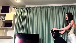 Goddess Ellyah - Ballbusted By The Neighbor