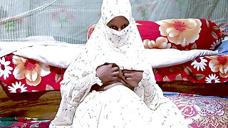 Pakistani Girl Fingering Video Wearing Hijab.