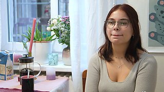 Amateur Webcam Teen Flashes Masturbates