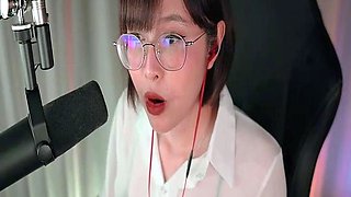 Japanese teen pussy pleased through panties