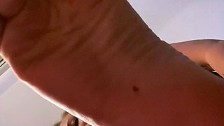 Sexy hottie Anetta Keys enjoys a solo toy masturbation