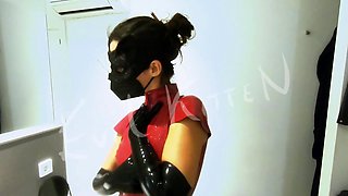 Amateur cutie plugs her ass and masturbates