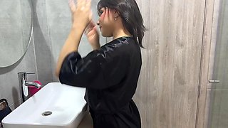 She does her makeup slow and sexyflirty Colombian beauty who turns heads with just one look.: Porn