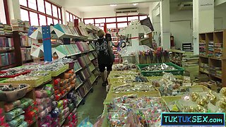 Amateur Thai COUGAR picked up for a rail