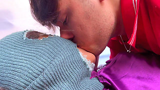 Indian Couple Goes to Oyo Hotel and Has Sex and Mms