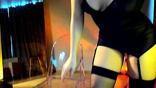 Sweet amateur babe goes solo with yellow dildo