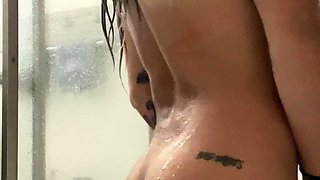 Solo booty assed babe ass toying masturbation in hi def