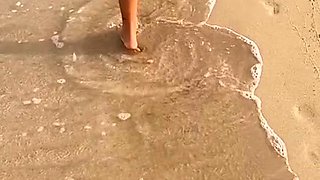 Amateur Foot Fetish Girlfriend Sucks and gives a Footjob