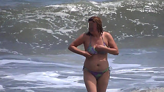Full Video of a Stepmother Showing off in a Bikini and Lingerie. Would You Like to Meet Her? Would You Fuck Her?