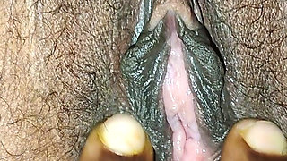 Desi BB ki bad tits look at the ass and press it.