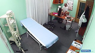 Nude fuck on FakeHospital doctor desk