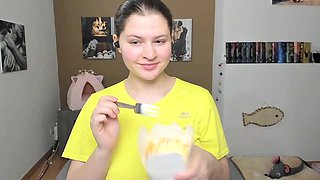 Curvy girl Tinniangel slurps down pasta and guzzles soda for a food fetish feast