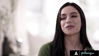 Kenna meets Emma's ex