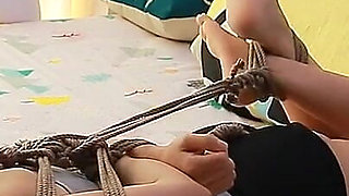 Hui17 - Barefoot Girl's Bed Bondage and Barefoot