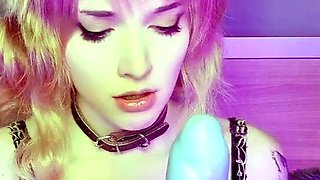 Amateur blonde teen fucks pussy and ass with toy