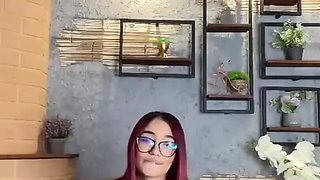 Delgad Girl with Perfect Cushroom Masturbates at Home with Your Toy Sex
