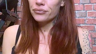 Big boob brunette masturbates on webcam