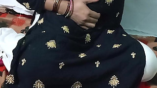 Desi Indian Girl Sucking Her Pussy