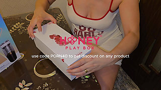 She Helps Stepdaddy to Ejaculate