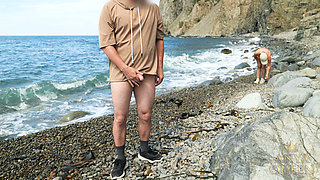 157 Beach Encounter: Sporty Stranger in Seamless Tights Gives BJ and Gets Fucked Hard