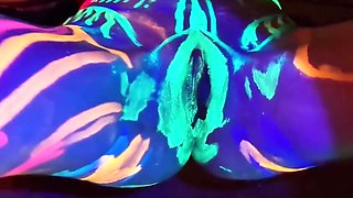 Fucked The Wild Slim Girl In The Uv- Light