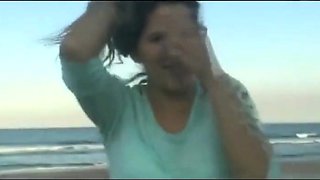 Cheating Girl Takes Facial from Lover at the Beach - Amateur