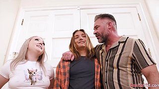 Teen doing both bf and stepdad at once