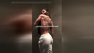 Muscle 18yo Going knuckle deep Seep Gym Live