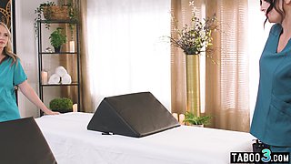 Lesbian masseus strapon nailing her GF