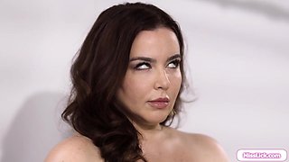 Im tongueing my stepdaughters hairy cunt