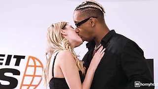 Rebecca Volpetti's Wild Passion in a Sizzling Live Show